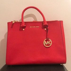 Like new Michael Kors purse ! Never used !!